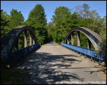 Brücke an der Siedlung Altenhof II (Blick zurück)