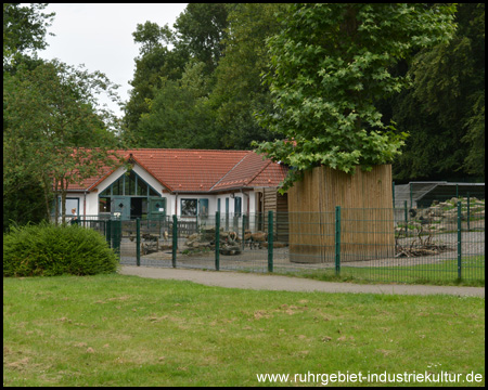 Bauernhofanlage und Tiergehege