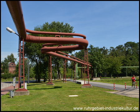 Halde Zollverein I / II / VIII "Halde Bullmannaue" im Hintergrund