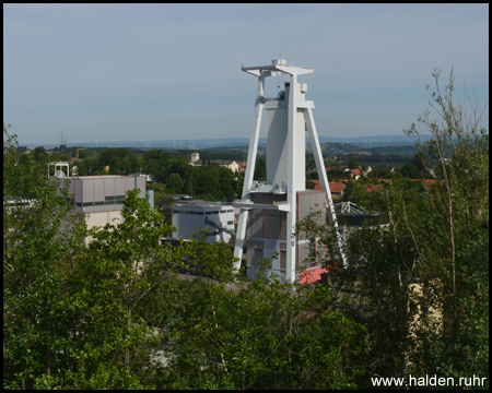 Weißer Riese: Förderturm der Grube Göttelborn IV