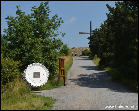 Der Gipfel ist in Sicht: Letzte Station vor dem Holzkreuz