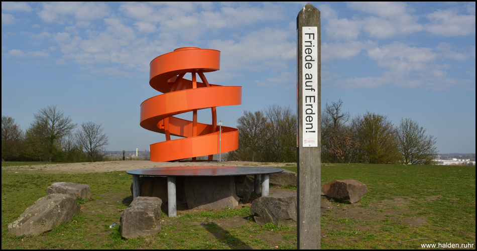 Das Haldenzeichen, Rastplatz und Friedensmahner auf der Halde Kissinger Höhe