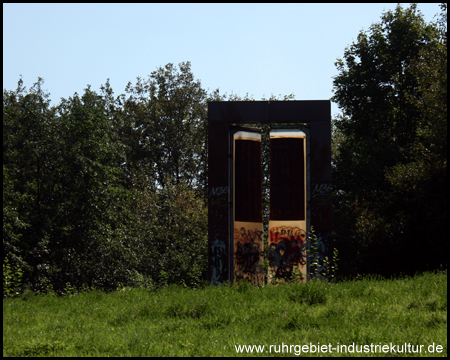 Skulptur "Die Schwelle" auf der alten Halde