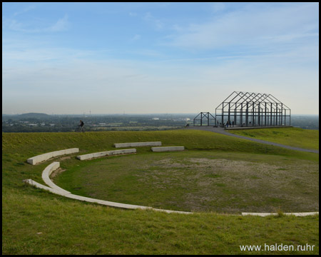 Hallenhaus und Thingplatz mit bester Aussicht