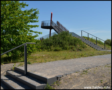 Aussichtsturm auf dem Gipfel der Halde Pluto