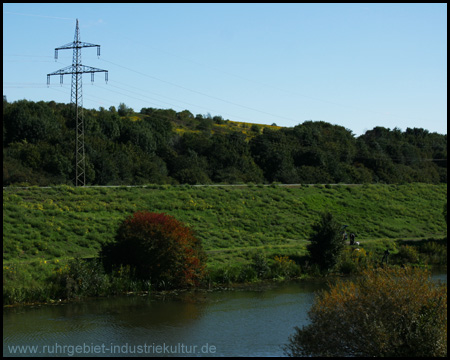 Deponie Römerstraße von der Lippe aus gesehen