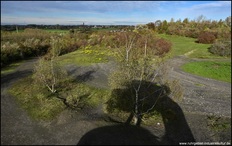 Schatten des Haldenzeichens auf dem Gipfel der Radbodhalde