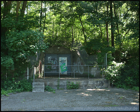 Ein Nebeneingang vom Trainingsbergwerk