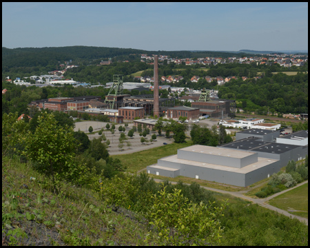 Das Bergwerk am Fuß der Bergehalde