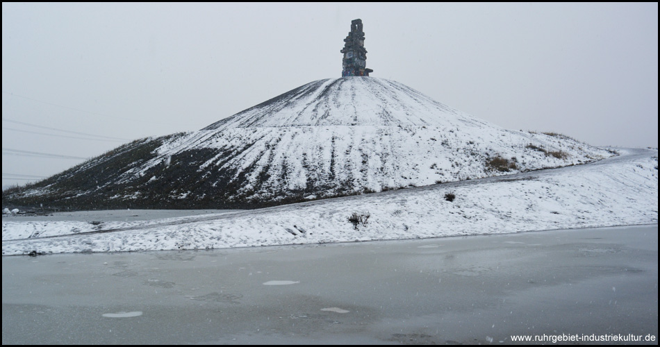 Halde Rheinelbe im Schnee