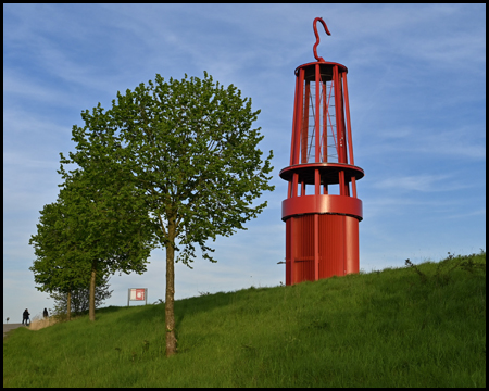 Rotes Geleucht der Halde Rheinpreußen