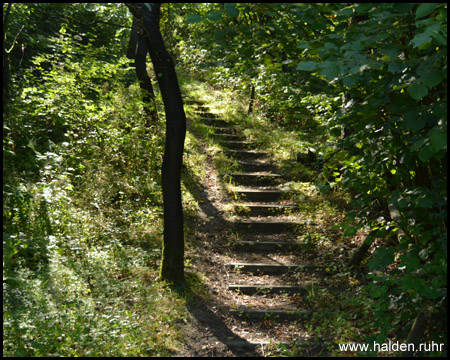 Treppe zum Friedenskreuz