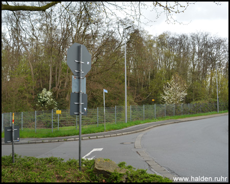 Halde hinterm Zaun: Kreuzung Steinstraße / Bergmannstraße