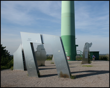 Skulpturenpark am Fuße des Kraftwerks