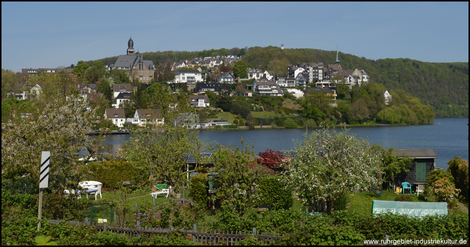 Blick auf Wetter und das Südende des Harkortsees von der Straßen- und Eisenbahnbrücke aus