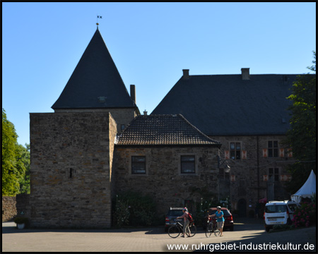 Im Schlosshof von Haus Kemnade – Radlerbesuch