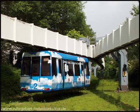 Wagen an der Endhaltestelle Eichlinghofen