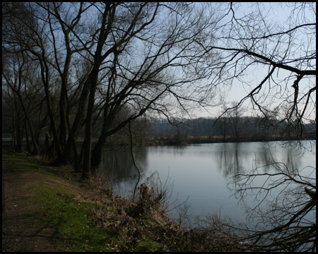 Hengsener See an der Ruhr in Holzwickede