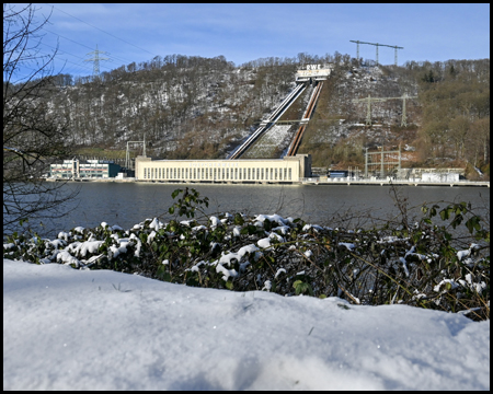 Koepchenwerk Hengsteysee im Schnee