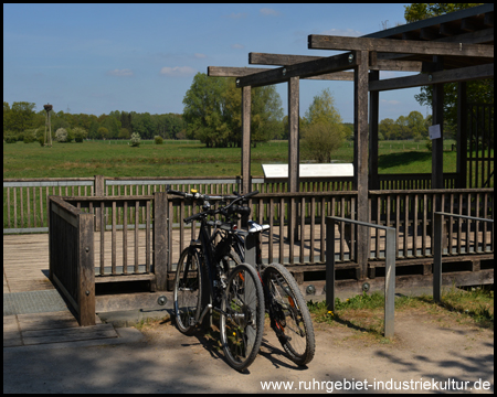 Der Aussichtspunkt hat einen Fahrradparkplatz