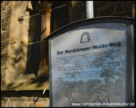 Informationstafel zum Weg am Kirchenfenster