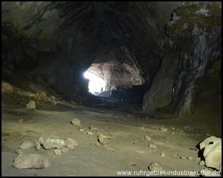 Feldhofhöhle im Hönnetal