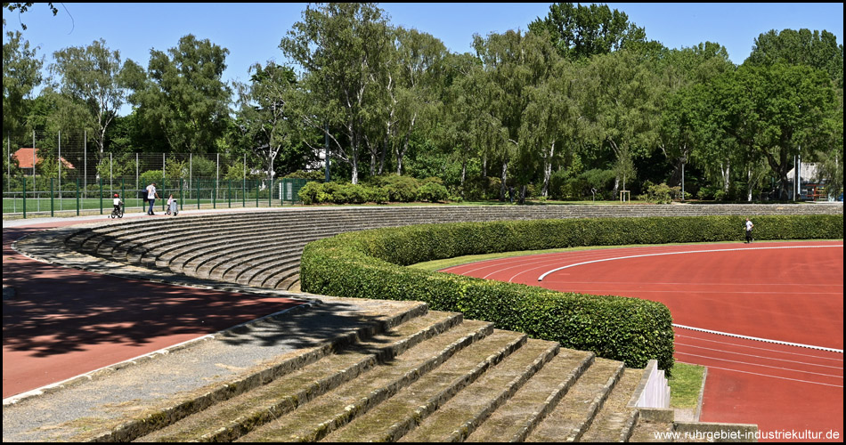 Leichtathletik-Stadion im Hoeschpark 