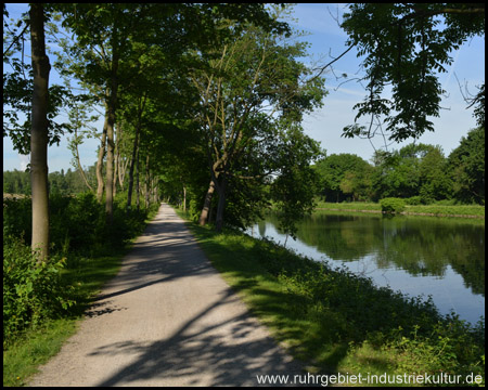 Am Ufer des Rhein-Herne-Kanals