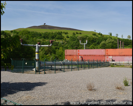 Schachtanlage Hugo I / IV vor der Halde Rungenberg