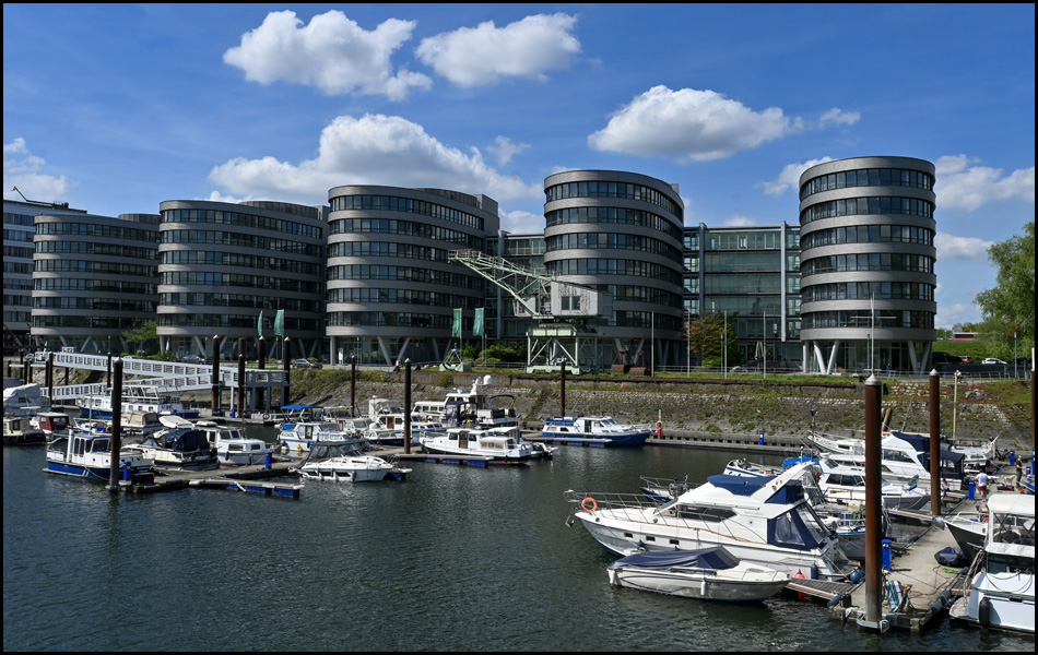 Five Boats und Marina im Innenhafen Duisburg