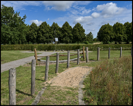 Barfußpfad mit Sand