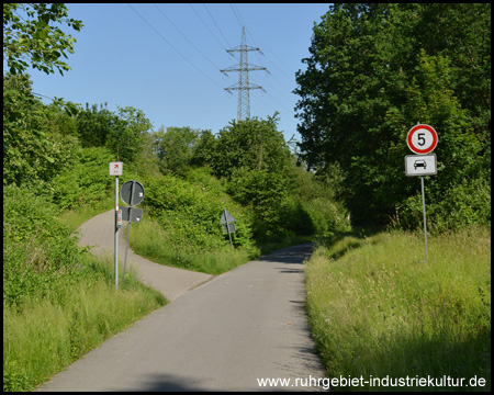 Abzweig zur Fernewaldstraße zur Sterkrader Heide