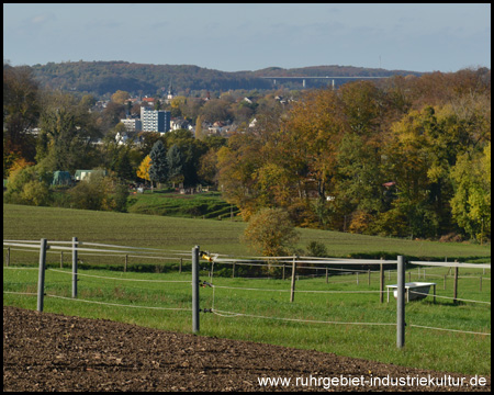 Blick nach Kettwig, hinten ist die Mintarder Brücke zu sehen