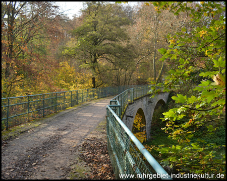 Das Plessen-Viadukt über den Hasper Bach