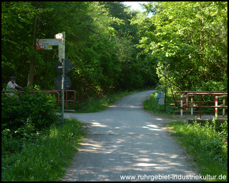 Achtung: Wir wechseln die Bahntrasse (Blick zurück)