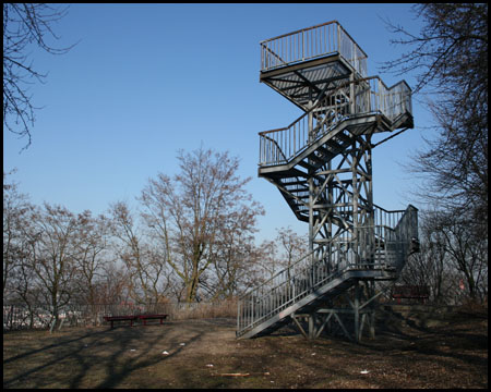 Aussichtsturm am höchsten Punkt der Knappenhalde