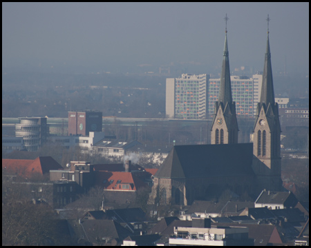 Hauptbahnhof und Marienkirche von Oberhausen