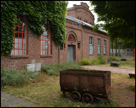 Künstlerzeche Unser Fritz: Kauengebäude