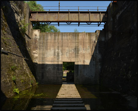 In den Möllerbunkern kann man über Wasser gehen