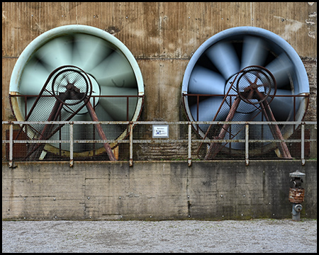 Kühlwerk mit farbigen Lüfter-Ventilatoren