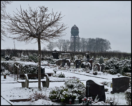 Lanstroper Ei und Friedhof im Schnee