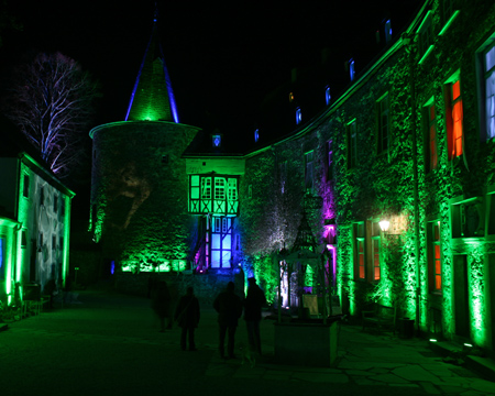 Lichtspiele auf Schloss Hohenlimburg: Innenhof und Bergfried