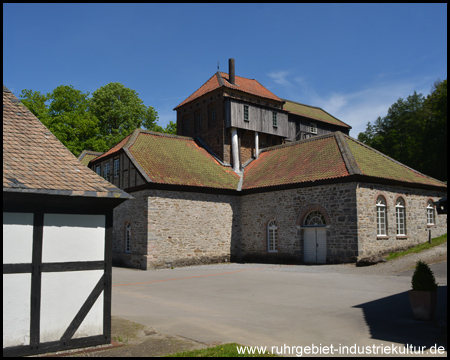 Die Luisenhütte mit dem Schreiberhäuschen links