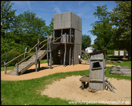 Spielplatz "Kleine Luise" u.a. mit Wasserspiel