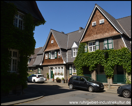 Kreuzung der "Steilen Straße" mit der Straße "Trautes Heim"