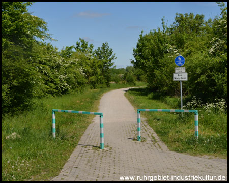 Ende des Radweges in Obermassen (Blick zurück)