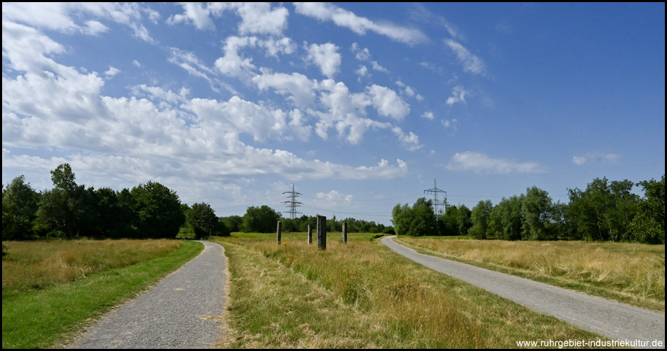 Basalt-Klangstelen im Landschaftspark Mechtenberg