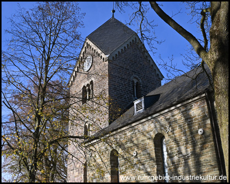 Evangelische Dorfkirche aus dem 12. Jahrhundert