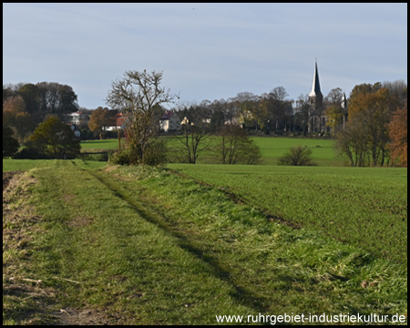 Blick von der Tour auf die katholische Kirche (Blick zurück)