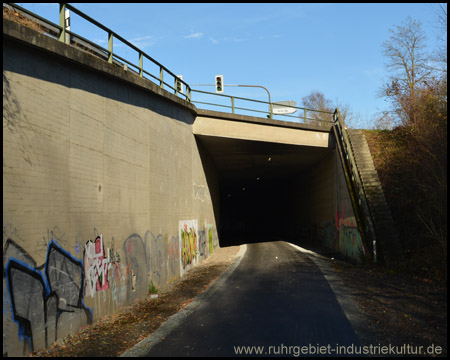 Tunnel unter der Kreuzung an der B7